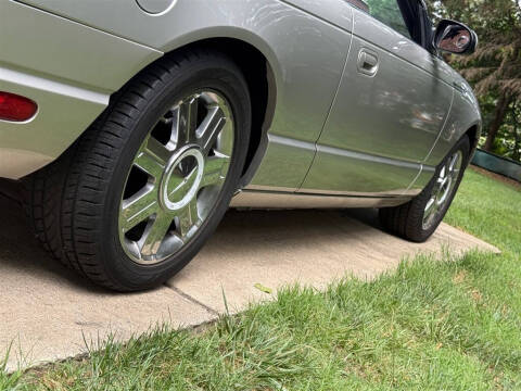 2005 Ford Thunderbird Deluxe