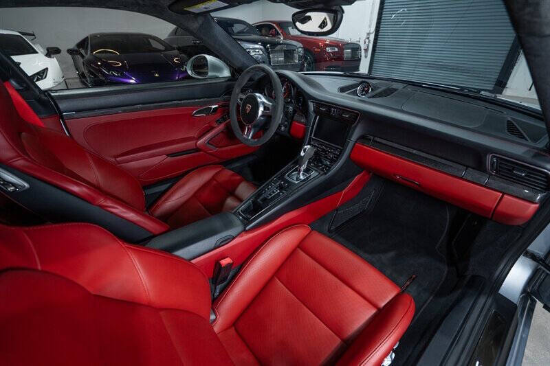 2014 Porsche 911 Turbo S