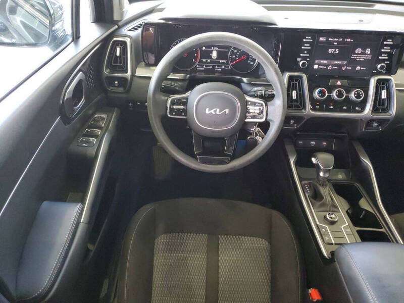 2023 Kia Sorento LX