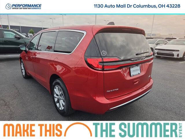 2027 Chrysler Pacifica Select