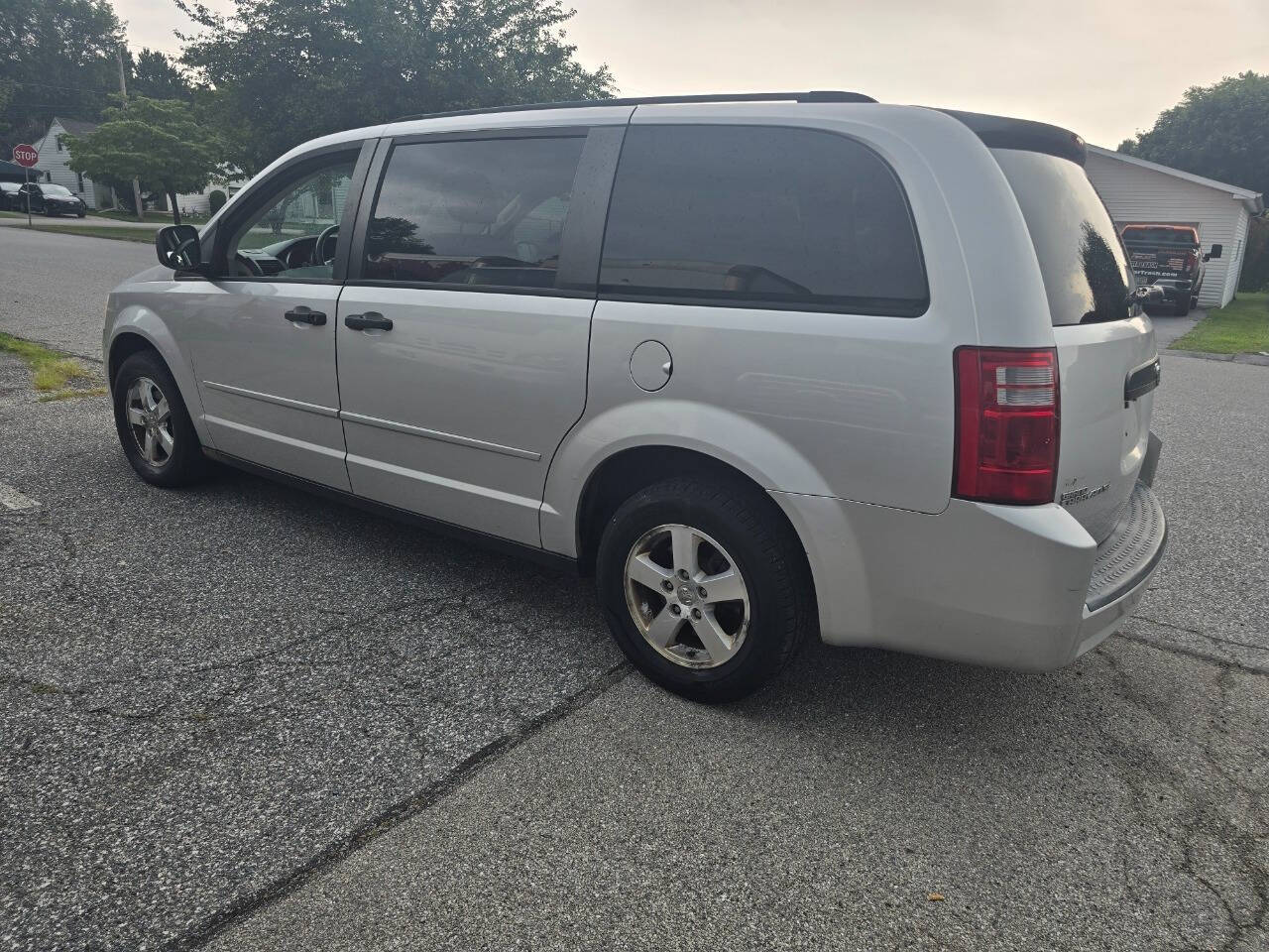 2008 Dodge Grand Caravan for sale at QUEENSGATE AUTO SALES in York, PA