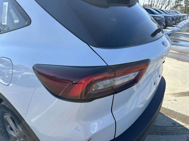 2026 Ford Escape Hybrid ST-Line Select