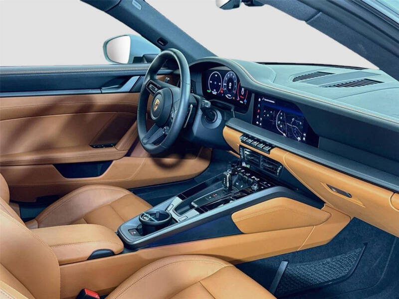 2025 Porsche 911 Carrera