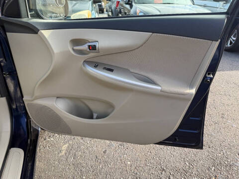 2011 Toyota Corolla LE