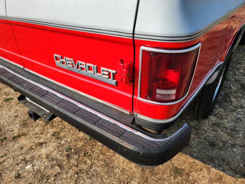 1990 Chevrolet Suburban V2500