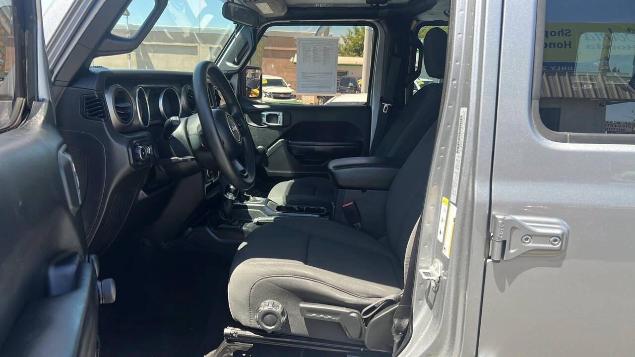 2018 Jeep Wrangler Unlimited for sale at Auto Plaza in Fresno, CA