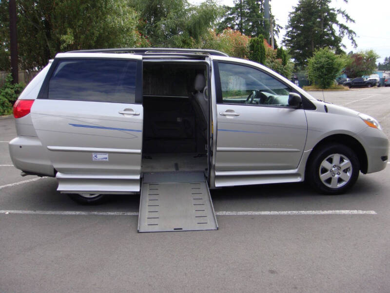 2008 Toyota Sienna LE 7-Passenger