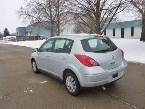 2009 Nissan Versa 1.8 S