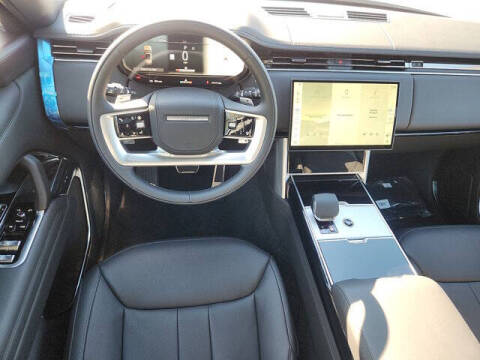 2025 Land Rover Range Rover P530 SE LWB