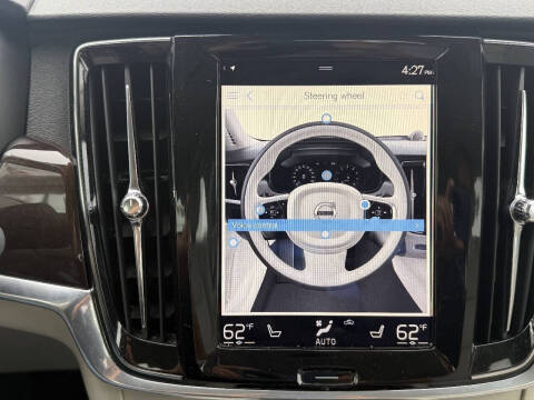 2017 Volvo S90 T6 Momentum