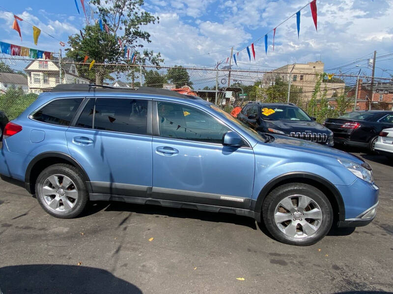 2010 Subaru Outback 3.6R Limited photo 5