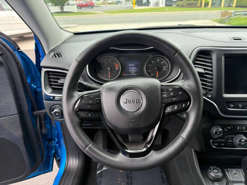 2023 Jeep Cherokee Altitude Lux