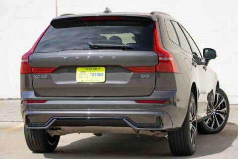 2025 Volvo XC60 B5 Plus Dark Theme