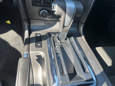 2010 Ford Mustang V6