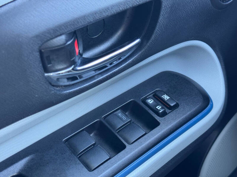 2012 Toyota Prius c Three