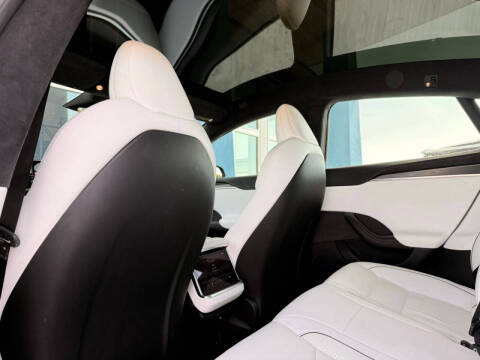2022 Tesla Model S Plaid