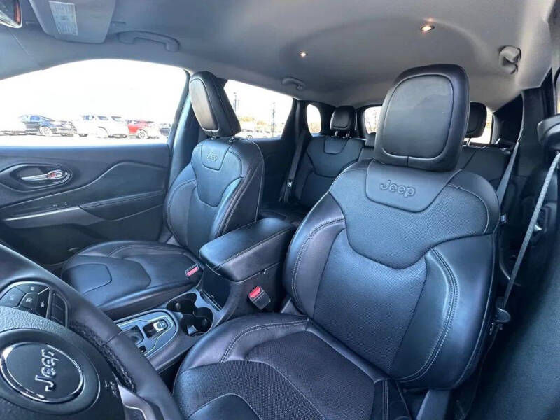 2022 Jeep Cherokee Latitude Lux