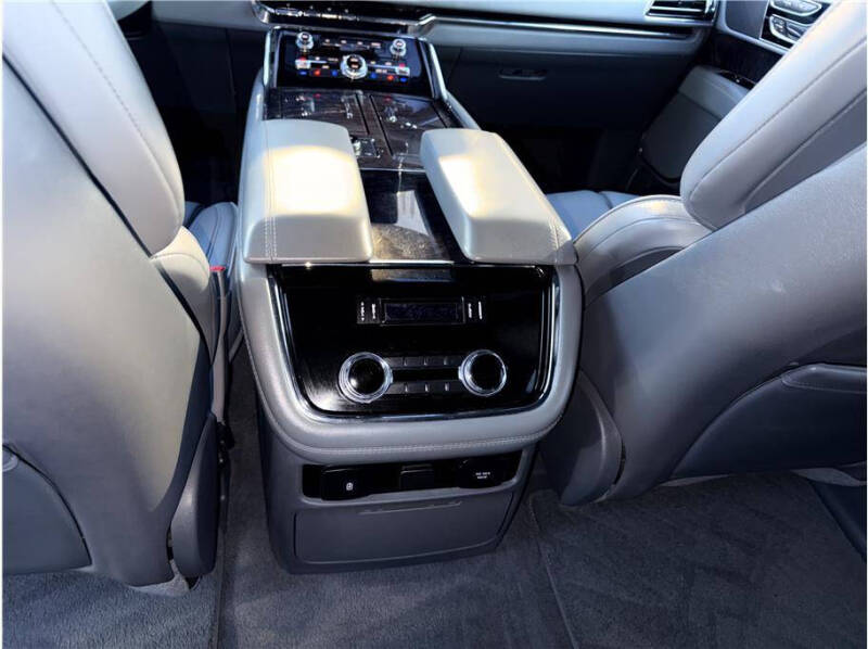 2019 Lincoln Navigator Select