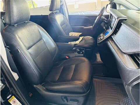 2016 Toyota Sienna SE Premium 8-Passenger