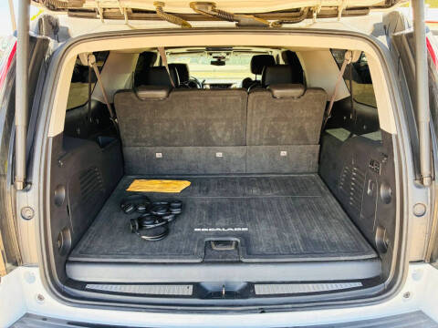 2017 Cadillac Escalade ESV Luxury