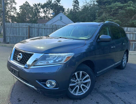 2014 Nissan Pathfinder for sale at GoldenGate Auto Sales LLC in Crystal MN