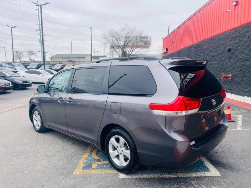 2011 Toyota Sienna