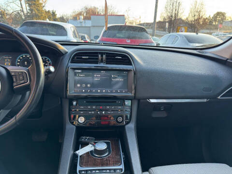 2017 Jaguar F-PACE 35t Prestige