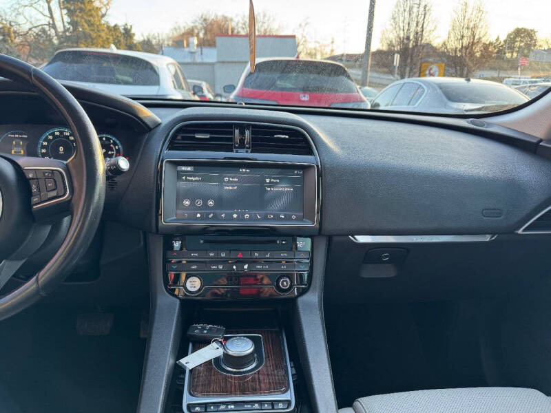 2017 Jaguar F-PACE 35t Prestige