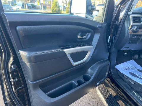 2021 Nissan Titan SL