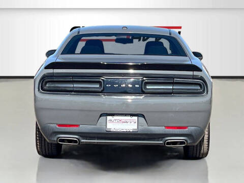 2017 Dodge Challenger SXT