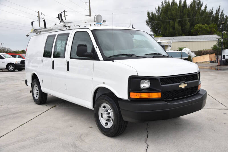 2015 Chevrolet Express Cargo Work Van's photo