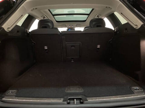 2025 Volvo XC60 B5 Plus Dark Theme