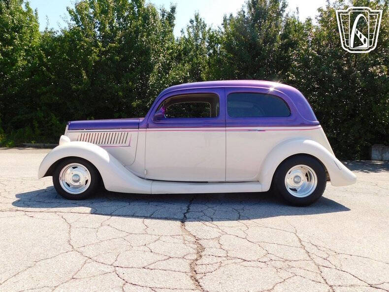1935 Ford Tudor