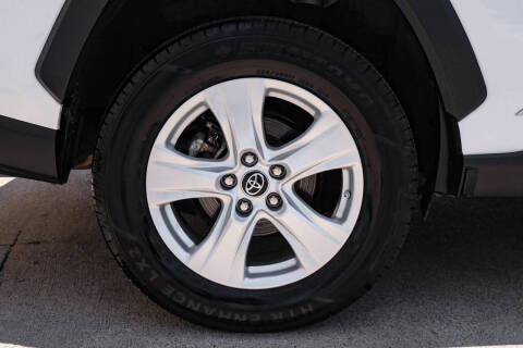 2020 Toyota RAV4 Hybrid LE