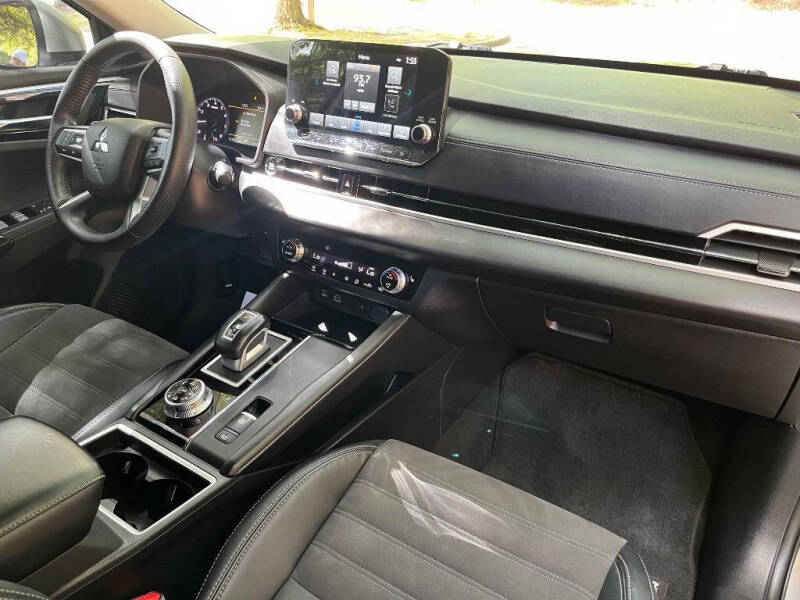 2022 Mitsubishi Outlander SE Launch Edition