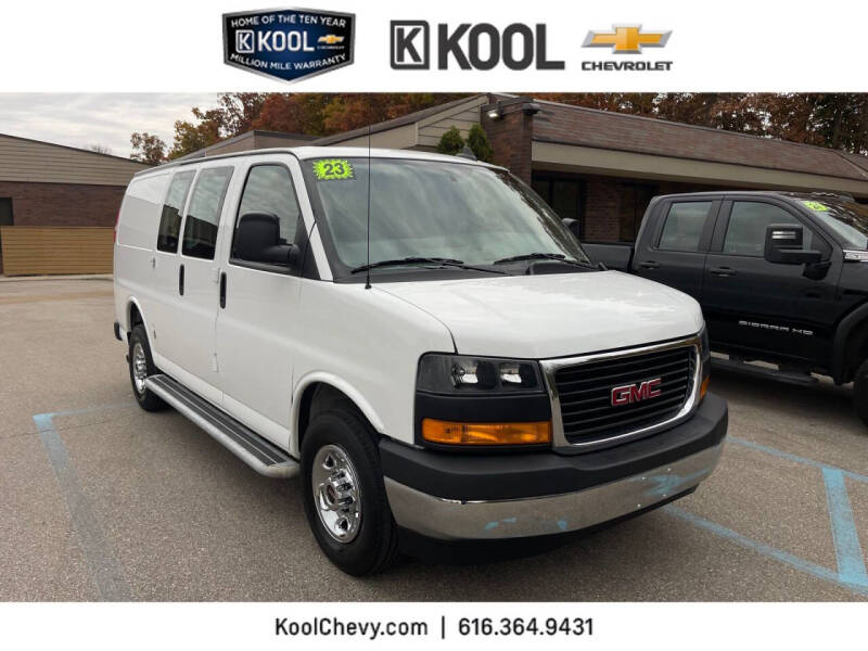 2023 GMC Savana Cargo 1WT's photo