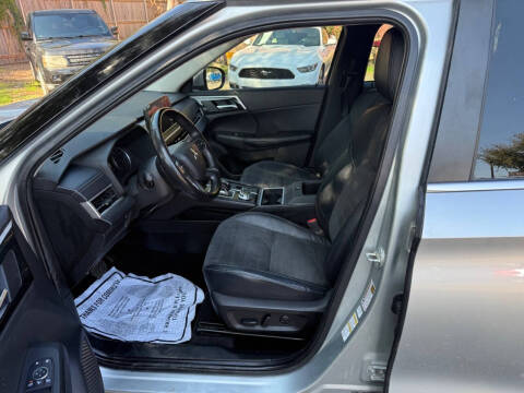 2023 Mitsubishi Outlander SE