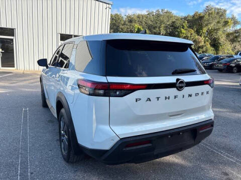2024 Nissan Pathfinder S