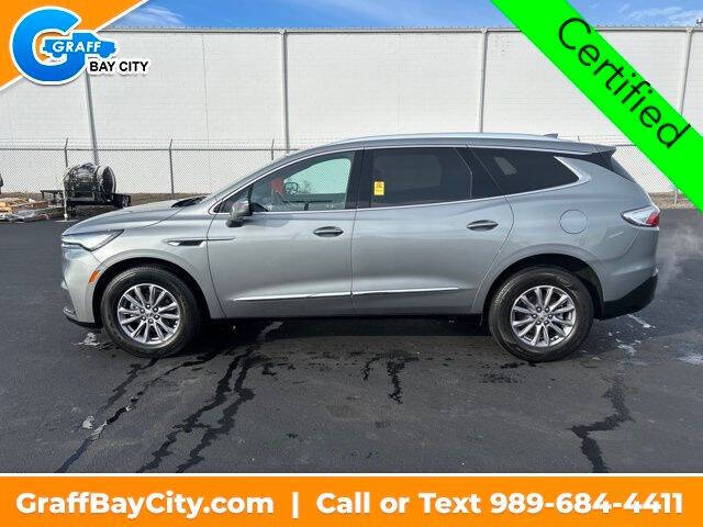 2023 Buick Enclave Essence's photo