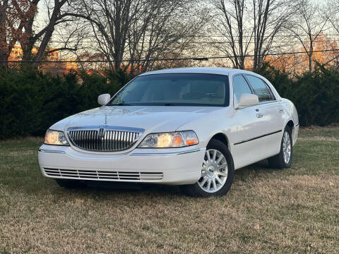 2006 Lincoln Town Car for sale at PUTNAM AUTO SALES INC in Marietta OH
