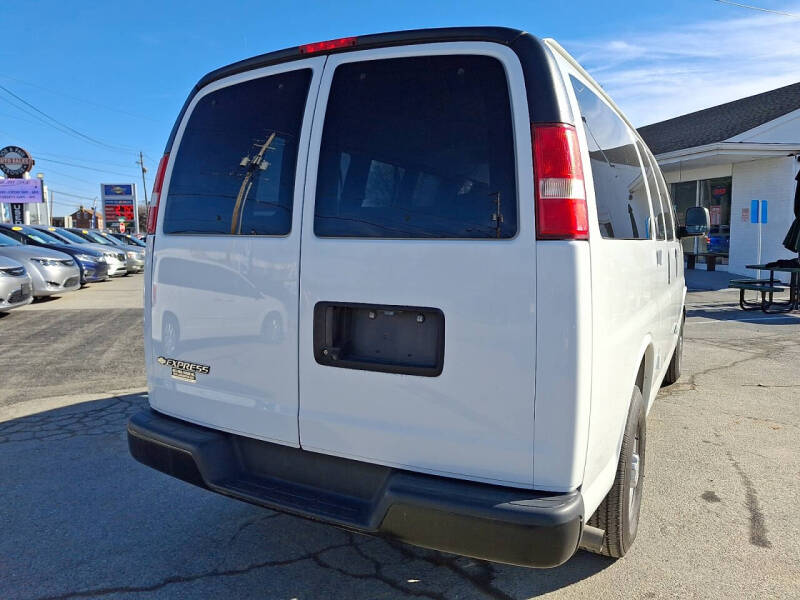 2017 Chevrolet Express LS 2500