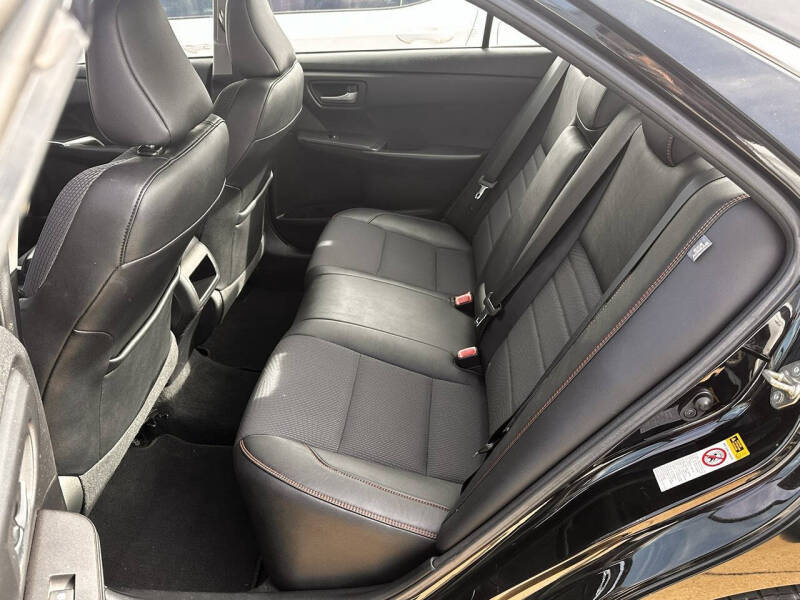 2017 Toyota Camry SE