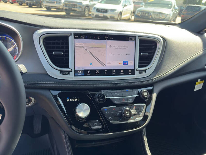 2027 Chrysler Pacifica Limited