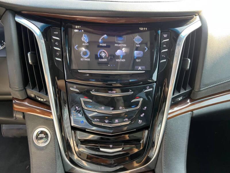 2018 Cadillac Escalade Luxury