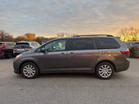 2017 Toyota Sienna XLE Premium 7-Passenger