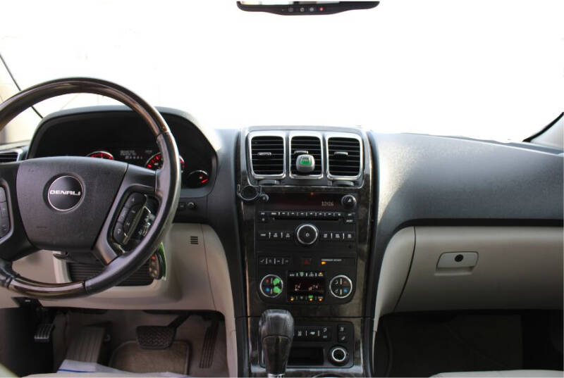 2012 GMC Acadia Denali photo 11