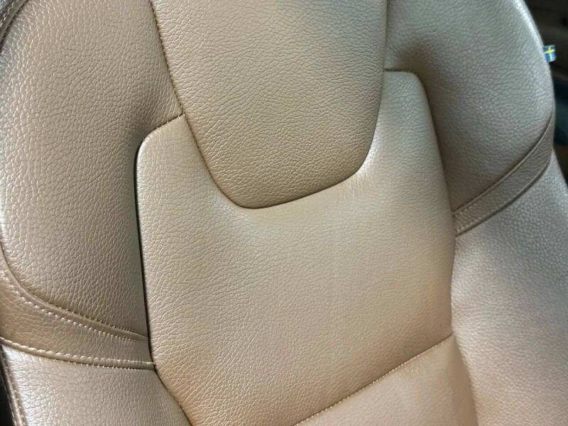 2019 Volvo XC90 T6 Momentum