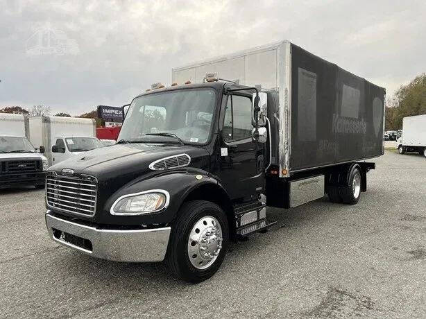 2009 Freightliner M2 106