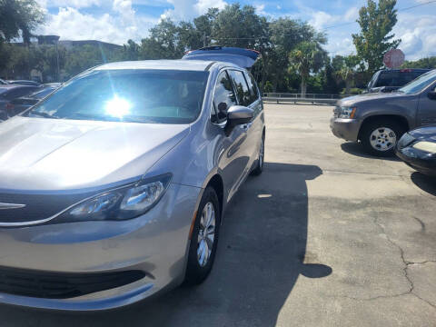 2017 Chrysler Pacifica Touring