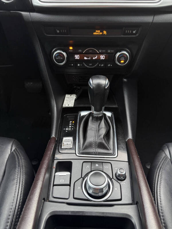 2017 Mazda MAZDA3 Touring